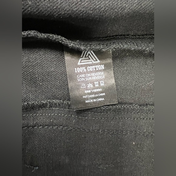 Black Pyramid Patches Denim Jacket. NWT Size. M - Picture 6 of 10